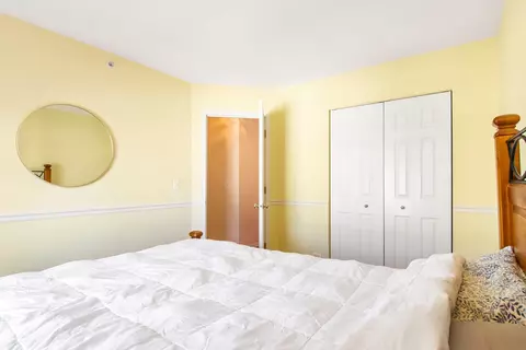 Bedroom - 163 Lucerne Ct, Wheeling, IL 60090 photo 4 of 6
