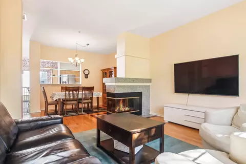 Living - 163 Lucerne Ct, Wheeling, IL 60090 photo 3 of 4