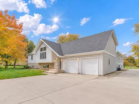 7 N140 Nancy Ln, Saint Charles, IL 60175