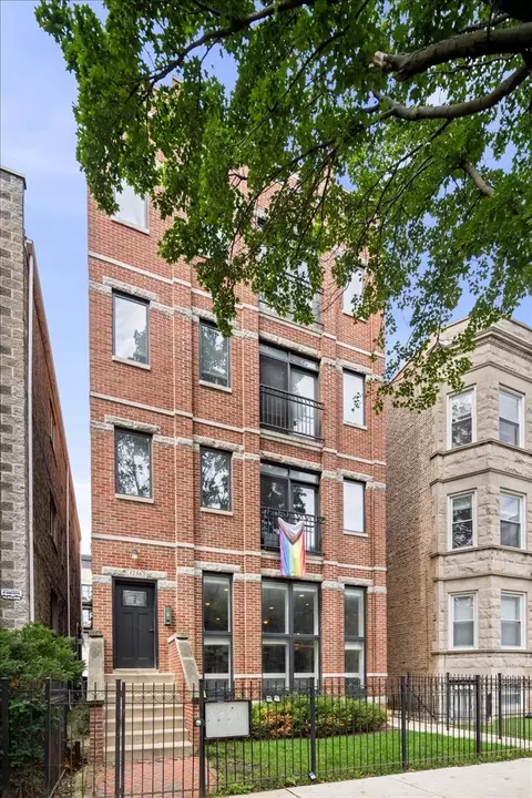 3736 N Fremont St #1, Chicago, IL 60613