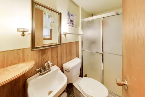 Bath - 26980 N Fairfield Rd, Wauconda, IL 60084 photo 2 of 2