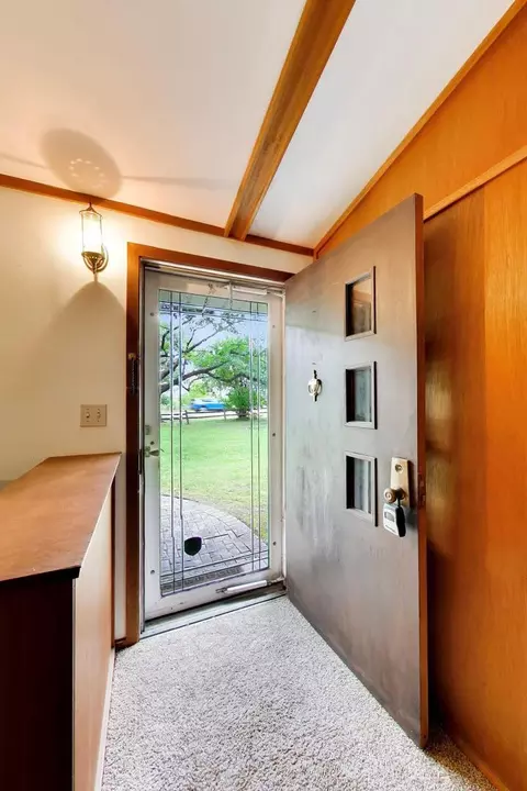 Entry Way - 26980 N Fairfield Rd, Wauconda, IL 60084 photo 1 of 1