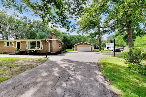 Exterior - 26980 N Fairfield Rd, Wauconda, IL 60084 photo 3 of 11