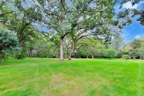 Exterior - 26980 N Fairfield Rd, Wauconda, IL 60084 photo 9 of 11