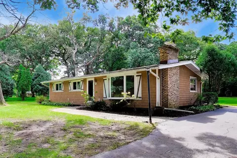 Exterior - 26980 N Fairfield Rd, Wauconda, IL 60084 photo 2 of 11