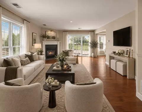 Living - Undisclosed, Hoffman Estates, IL 60010 photo 2 of 4