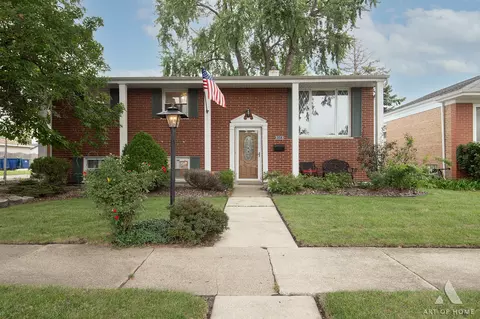 9313 Parkside Ave, Oak Lawn, IL 60453