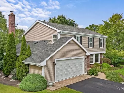 556 Westminster Pl, Mundelein, IL 60060