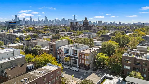 View/Area - Undisclosed, Chicago, IL 60622 photo 1 of 1