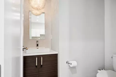 Bath - Undisclosed, Chicago, IL 60622 photo 1 of 4