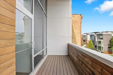 Exterior - Undisclosed, Chicago, IL 60622 photo 5 of 9