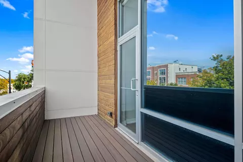 Exterior - Undisclosed, Chicago, IL 60622 photo 7 of 9