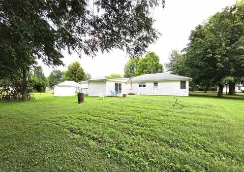 Exterior - 355 Lee Evans Dr, Hull, IL 62343 photo 2 of 2