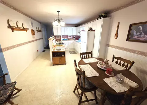 Kitchen - 355 Lee Evans Dr, Hull, IL 62343 photo 2 of 2