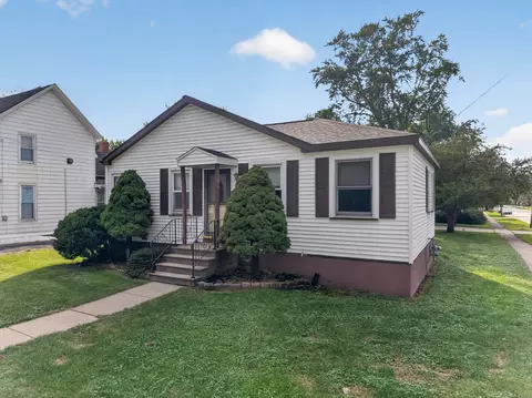 Exterior - 105 S Main St, Seneca, IL 61360 photo 2 of 7