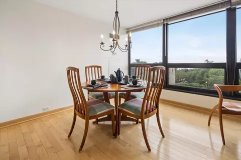 Dining - 360 E Randolph St #403, Chicago, IL 60601 photo 3 of 3