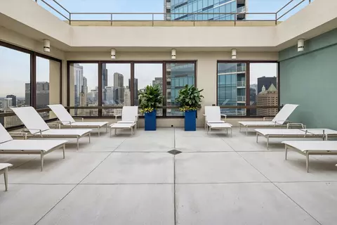Exterior - 360 E Randolph St #403, Chicago, IL 60601 photo 4 of 8