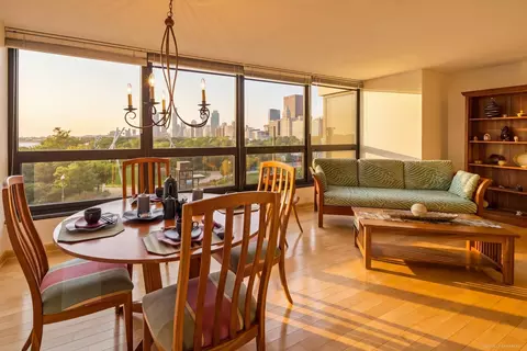 Dining - 360 E Randolph St #403, Chicago, IL 60601 photo 2 of 3