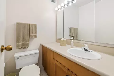 Bath - 360 E Randolph St #403, Chicago, IL 60601 photo 1 of 2