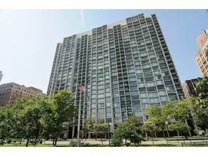 3200 N Lake Shore Dr #410, Chicago, IL 60657