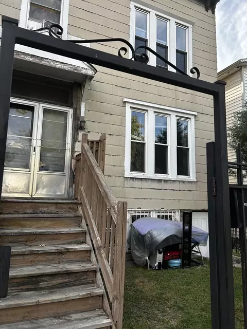 2622 S Ridgeway Ave, Chicago, IL 60623 photo 1