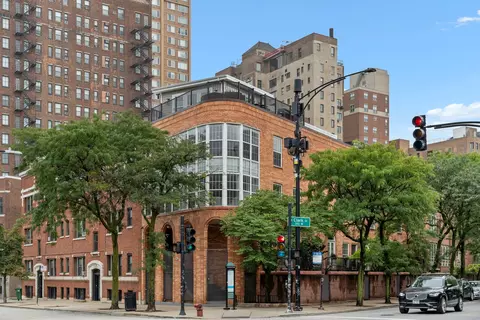 339 W Webster Ave #1A, Chicago, IL 60614