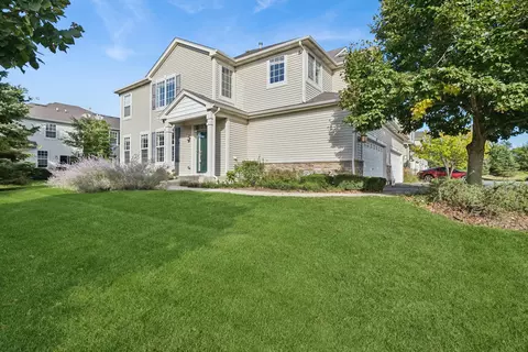 621 S Jade Ln, Round Lake, IL 60073