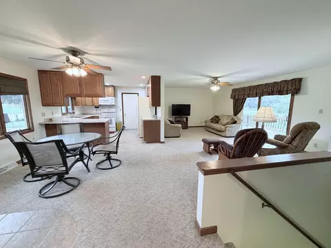 Living - 4 Genesee Ct, Morrison, IL 61270 photo 4 of 6