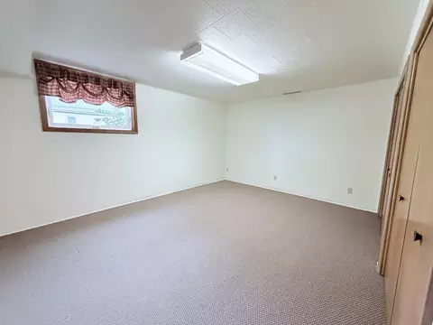 Bedroom - 4 Genesee Ct, Morrison, IL 61270 photo 5 of 7