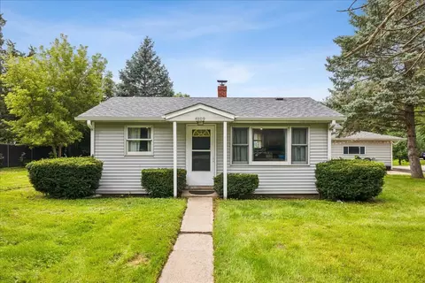4809 E Wonder Lake Rd, Wonder Lake, IL 60097