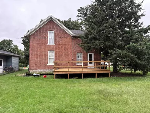 Exterior - 810 E 4th St, Sterling, IL 61081 photo 2 of 8