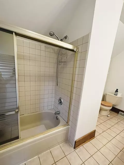 Bath - 810 E 4th St, Sterling, IL 61081 photo 2 of 2
