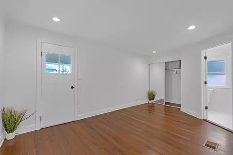 Bedroom - 1407 W Fuller St, Chicago, IL 60608 photo 2 of 3