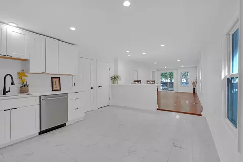 Kitchen - 1407 W Fuller St, Chicago, IL 60608 photo 4 of 4