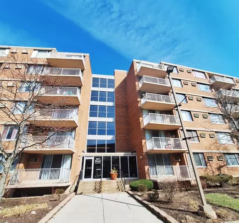 2211 S Stewart Ave #4A, Lombard, IL 60148