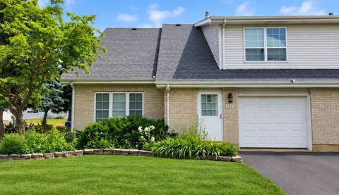 2075 Susanna Way, Crest Hill, IL 60403