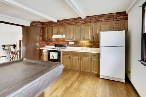 Kitchen - 2307 Fulle St, Rolling Meadows, IL 60008 photo 5 of 5