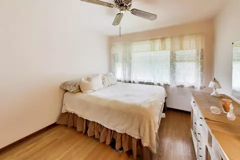 Bedroom - 2307 Fulle St, Rolling Meadows, IL 60008 photo 6 of 7