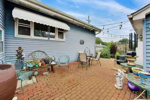 Exterior - 2307 Fulle St, Rolling Meadows, IL 60008 photo 5 of 11