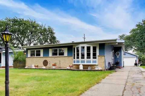 Exterior - 2307 Fulle St, Rolling Meadows, IL 60008 photo 2 of 11