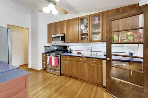 Kitchen - 2307 Fulle St, Rolling Meadows, IL 60008 photo 2 of 5