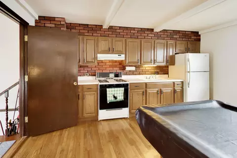 Kitchen - 2307 Fulle St, Rolling Meadows, IL 60008 photo 4 of 5