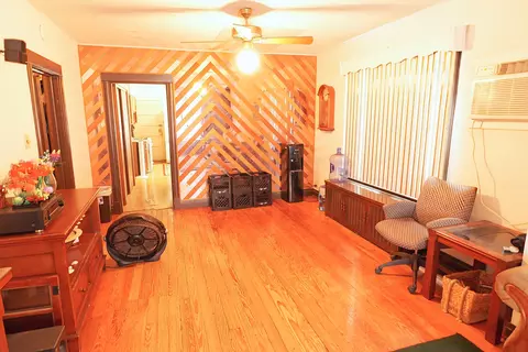 Living - 7439 W 56th St, Summit, IL 60501 photo 2 of 3