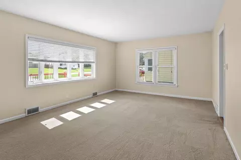 Living - 216 E Church St, Kewanee, IL 61443 photo 2 of 4