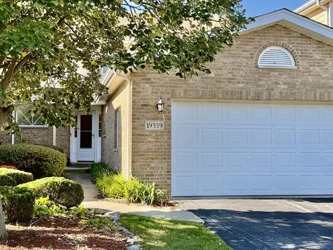 19339 Lisadell Dr, Tinley Park, IL 60487