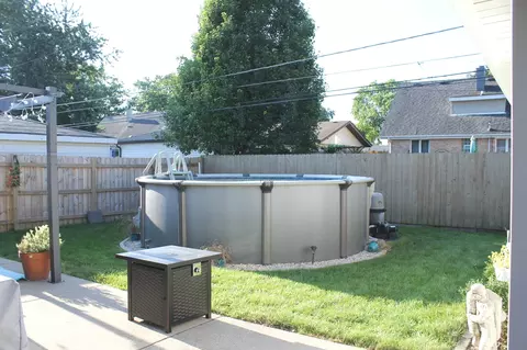 Exterior - 5237 Pleasant Ln, Crestwood, IL 60418 photo 4 of 4