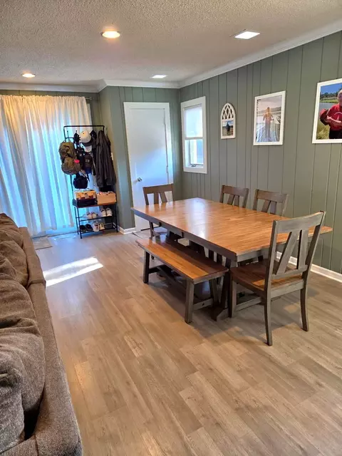 Dining - 5237 Pleasant Ln, Crestwood, IL 60418 photo 2 of 3