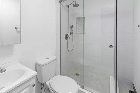 Bath - 7915 Massasoit Ave, Burbank, IL 60459 photo 1 of 4
