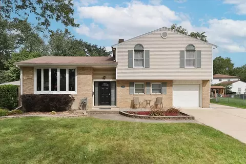 1468 E Rosita Dr, Palatine, IL 60074