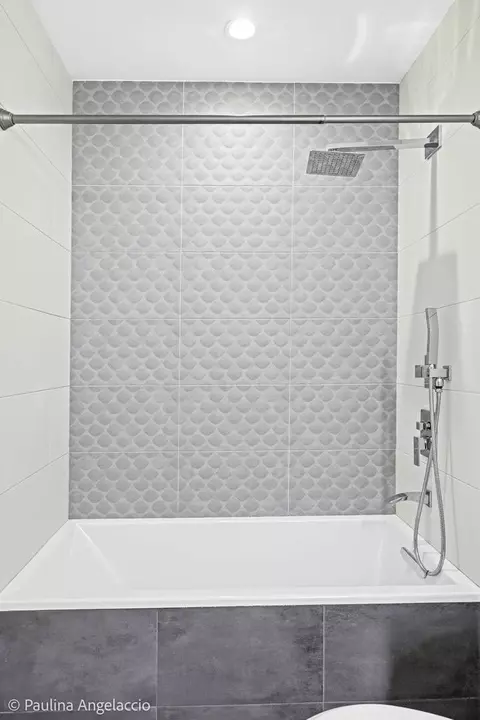Bath - 180 Lucerne Ct, Wheeling, IL 60090 photo 2 of 3